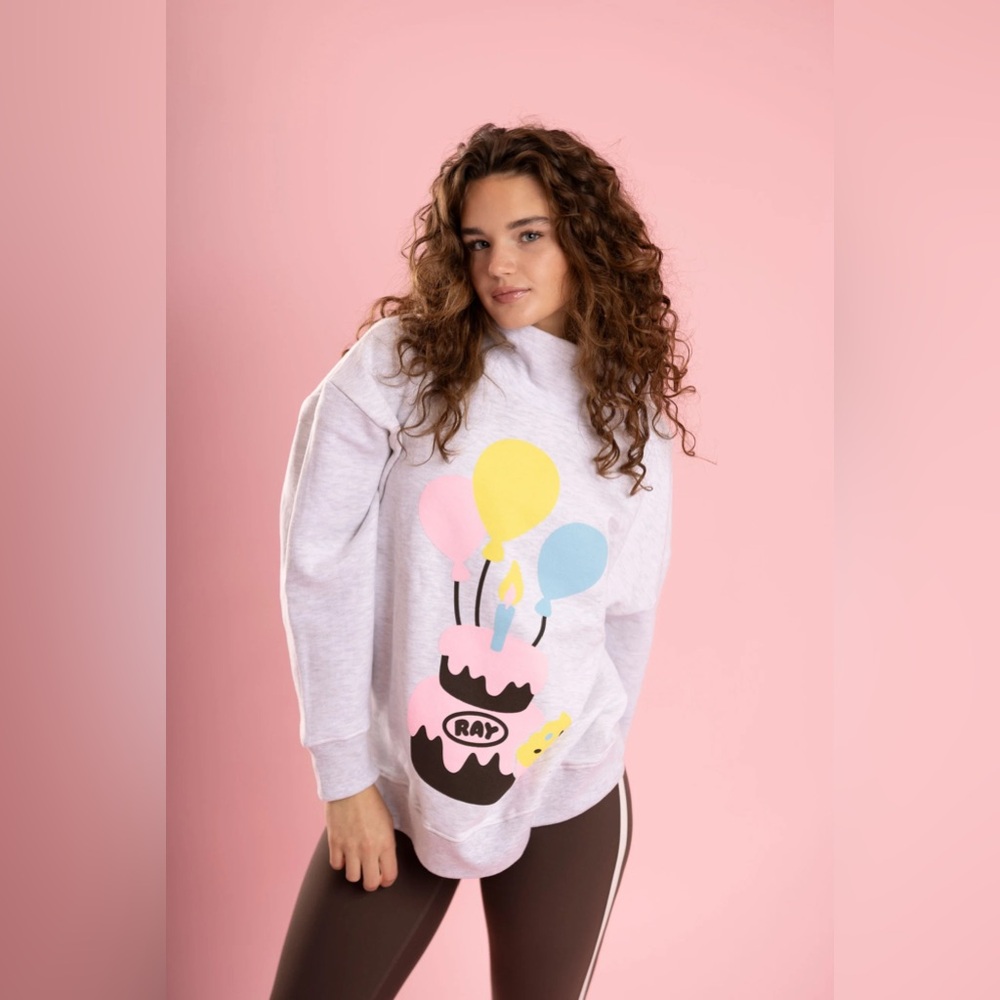 NWT Ray The Brand Sport Mockneck Sweatshirt in Dolphin in a size M